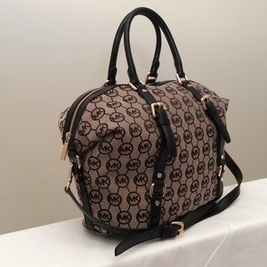NWT Michael Kors Bedford LG satchel beige black